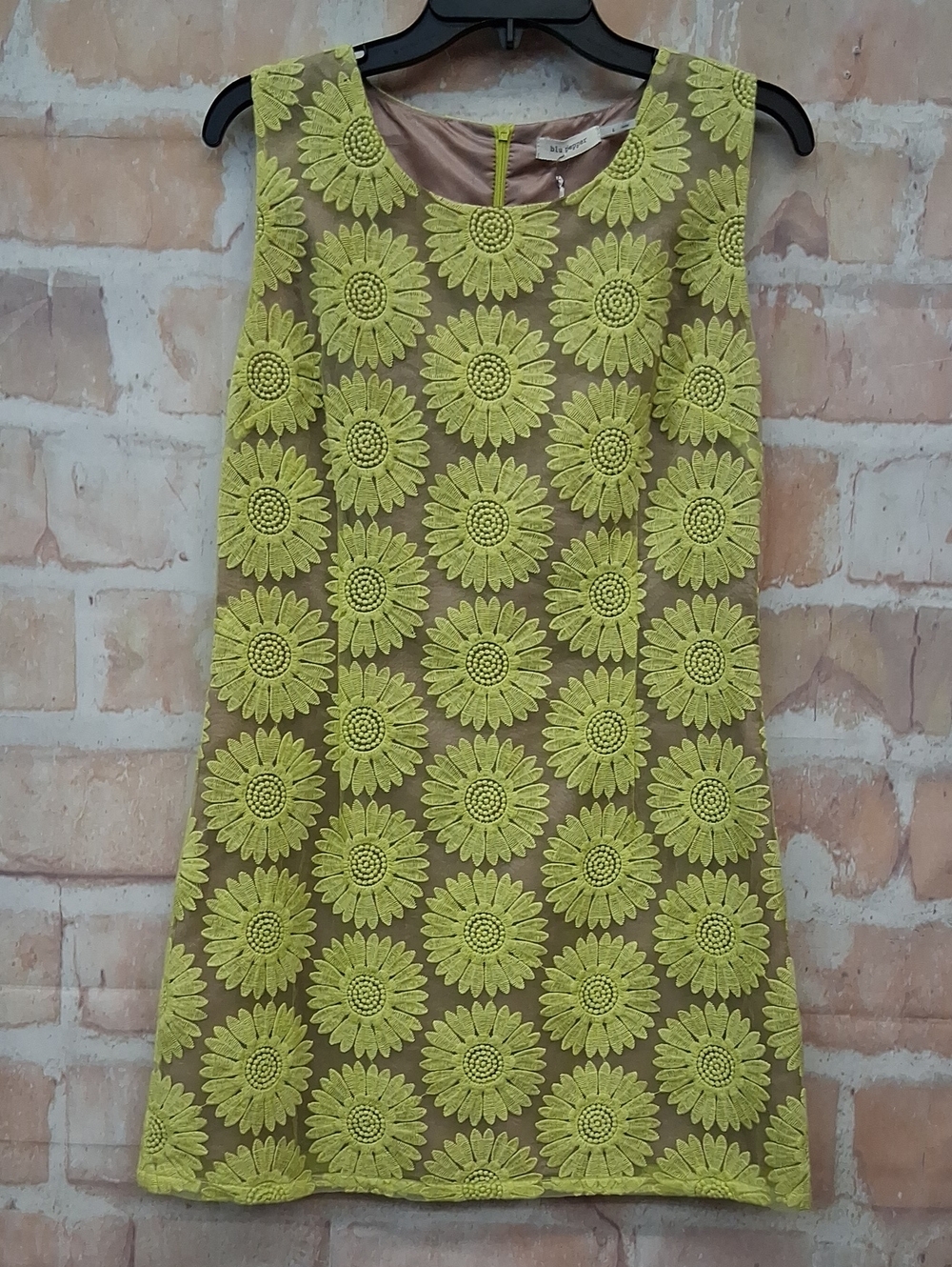 NWT Blu Pepper Neon Yellow Floral Lace Shift Dress